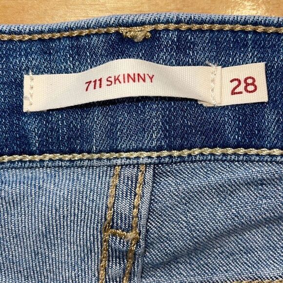 Levi’s 711 Skinny Cropped Denim Jeans Distressed Stretch  Medium Wash Size 28 - Picture 6 of 10